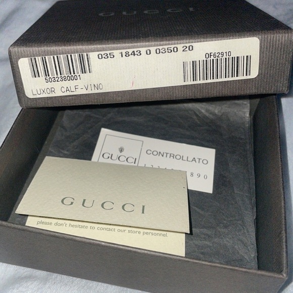 - GUCCI small bifold leather wallet with soft leather lining. Full inclusi… - Picture 10 of 15